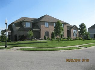 5894 Cherokee Dr, Bargersville, IN 46106