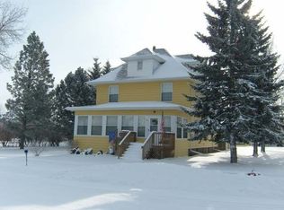 421 Bismarck Ave, Wilton, ND 58579
