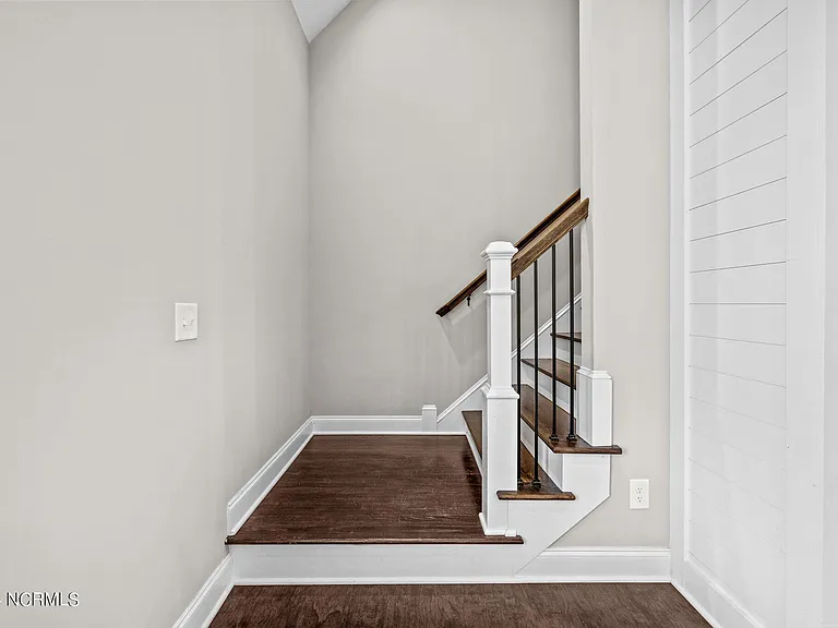 182 Lakeview Dr — Photo 27