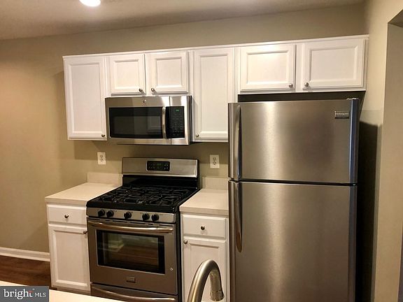 2nd image of 603 Burtons Cove Way Unit 9