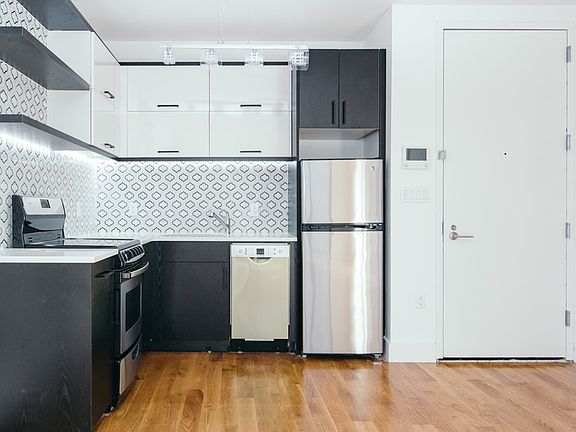 2nd image of 876 Bergen St APT 3B