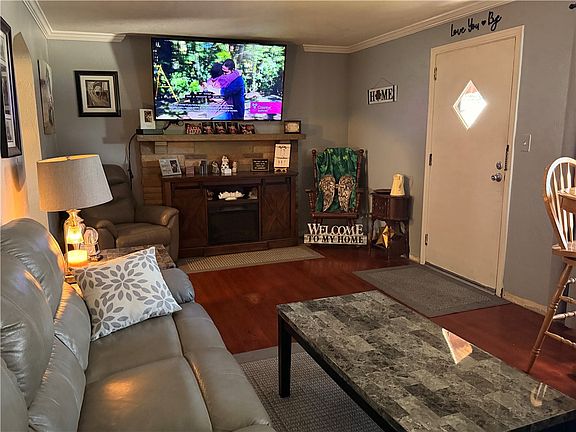 2nd image of 657 Orchard Ave