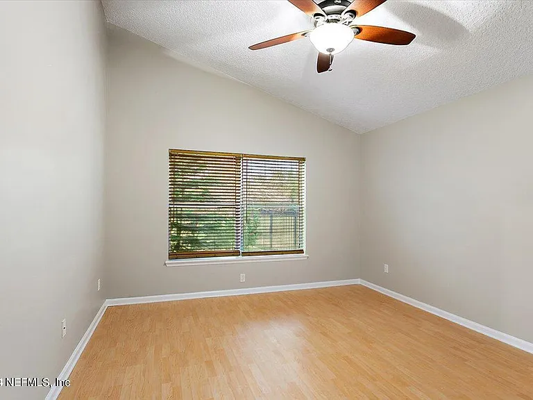 1212 Coghill Cir — Photo 8
