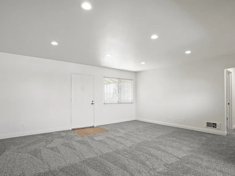 Stonehedge Apartments — Photo 31