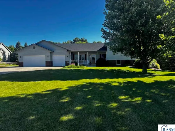 44137 Willow Rd, Saint Peter, MN 56082