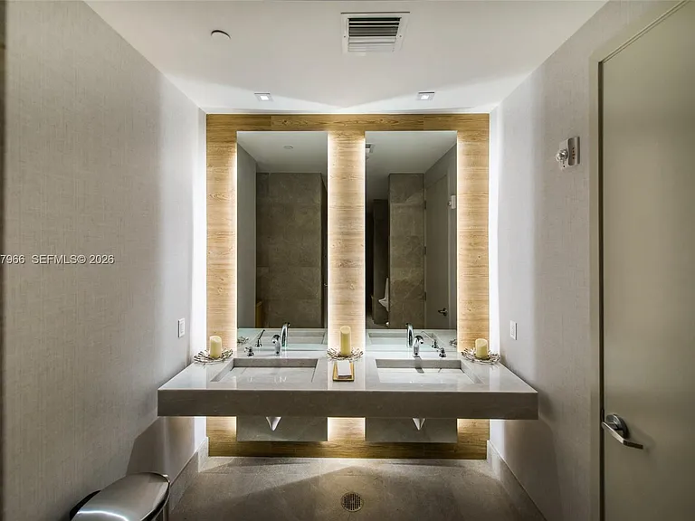 1010 Brickell Ave #4607 — Photo 37