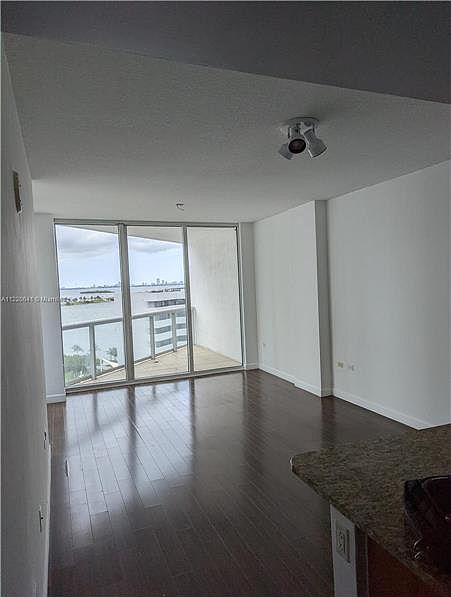 1st image of 480 NE 30th St APT 1006