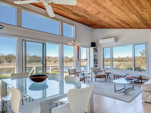 5th image of 15 Harbor Ln