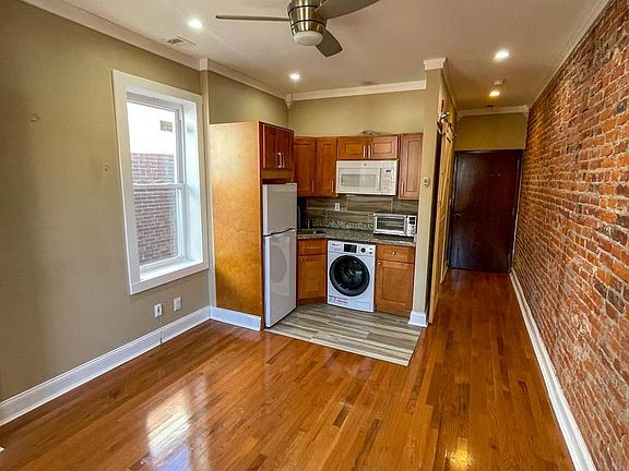 4th image of 122 N 53rd St
