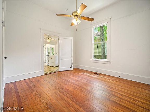 3rd image of 1311 Chamberlain Ave