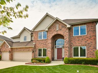 2124 Beaver Creek Dr, Vernon Hills, IL 60061