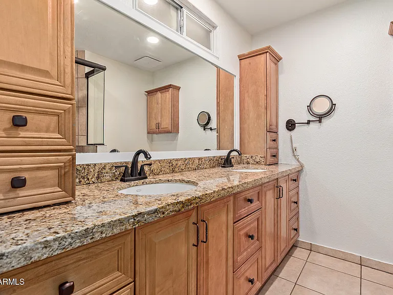 1347 W Lobo Ave — Photo 16
