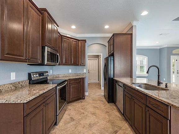 4th image of 3678 Garlenda Ave