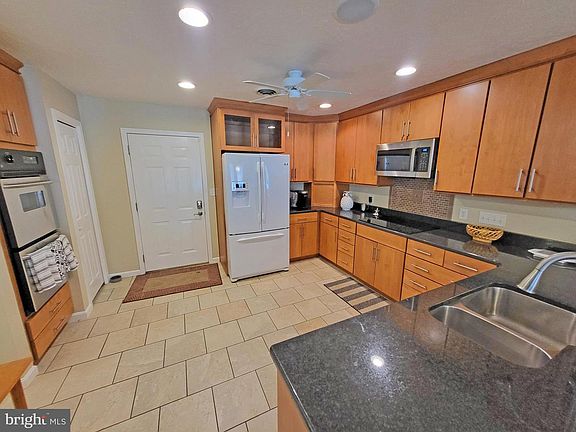 5th image of 56 Sanibel Ln