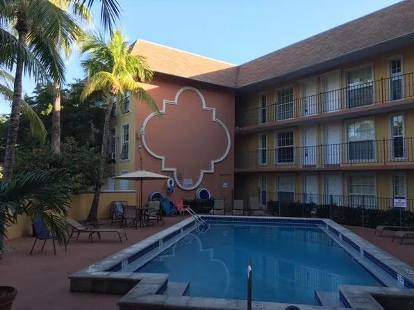 3245 Virginia St APT 12, Miami, FL 33133