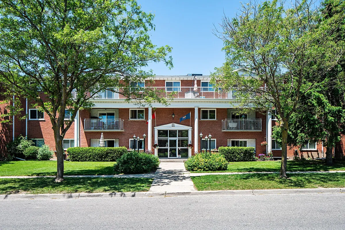 Building Photo - 22 Greenwood Dr