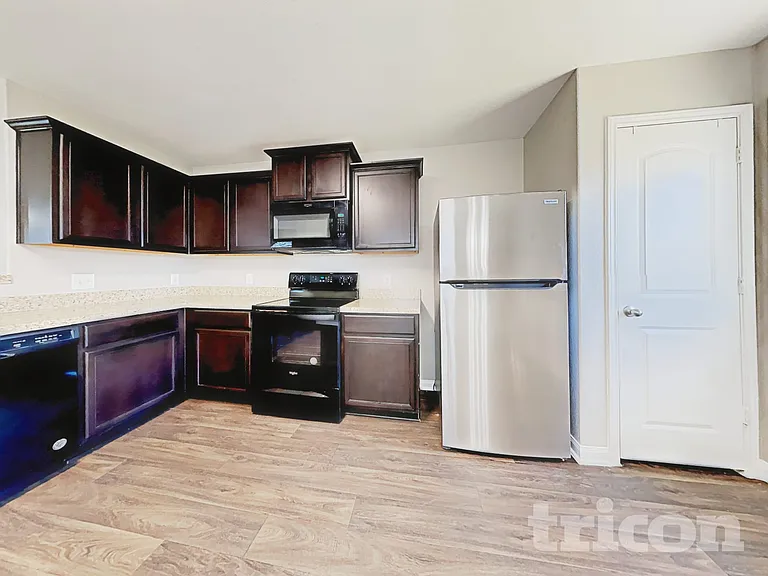 1404 Breanna Ln — Photo 5