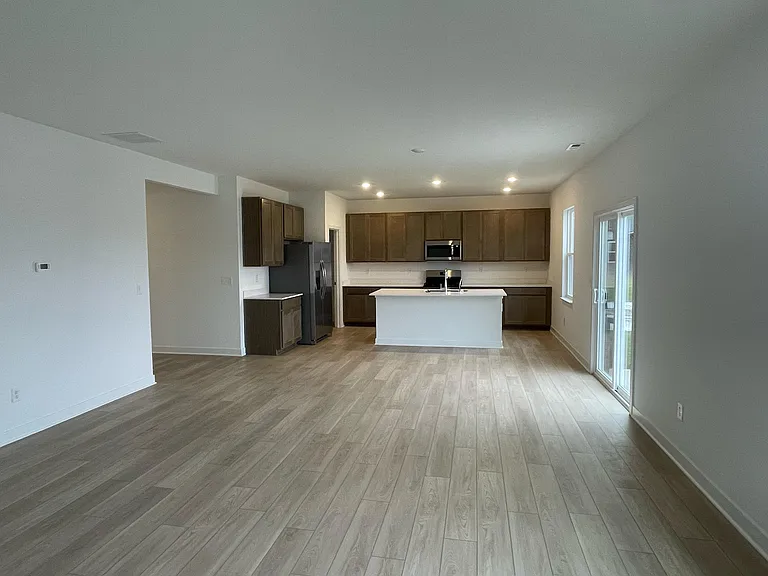 10814 Gates Creek Dr — Photo 3