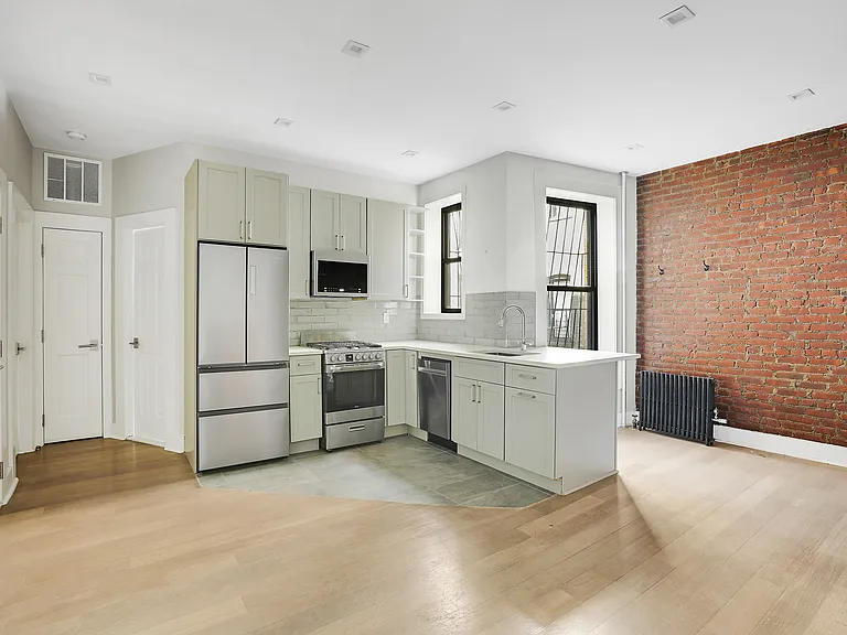 45 Argyle Rd #1C — Photo 1