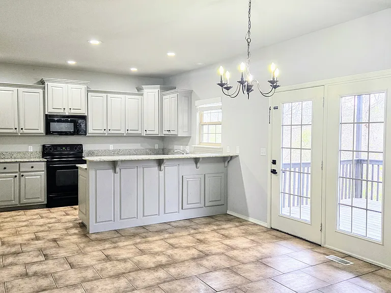 36 Westbury Dr — Photo 7