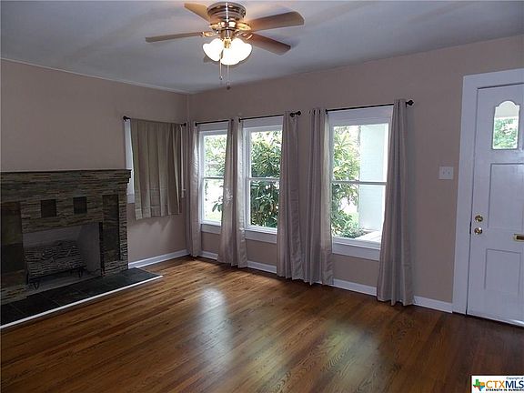 3rd image of 1078 E Humphreys St
