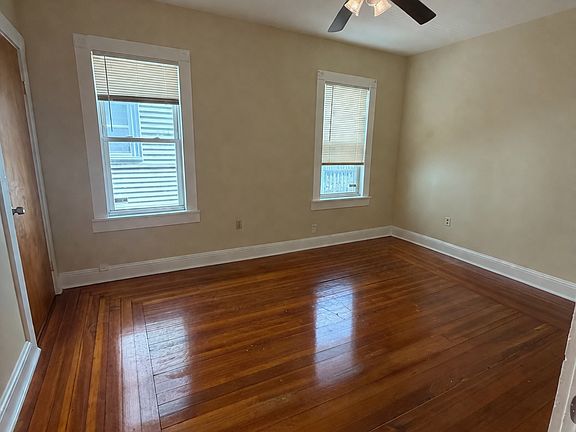 5th image of 22 Barry St #10