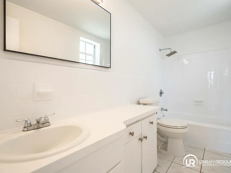 1940 Bay Dr #11 — Photo 24