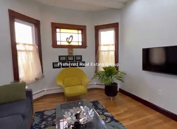 4th image of 726 Metropolitan Ave Floor 2