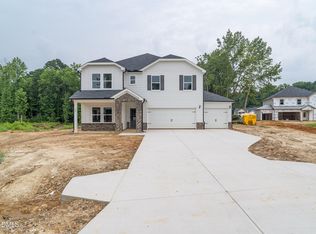 100 Stradshire Ct, Zebulon, NC 27597