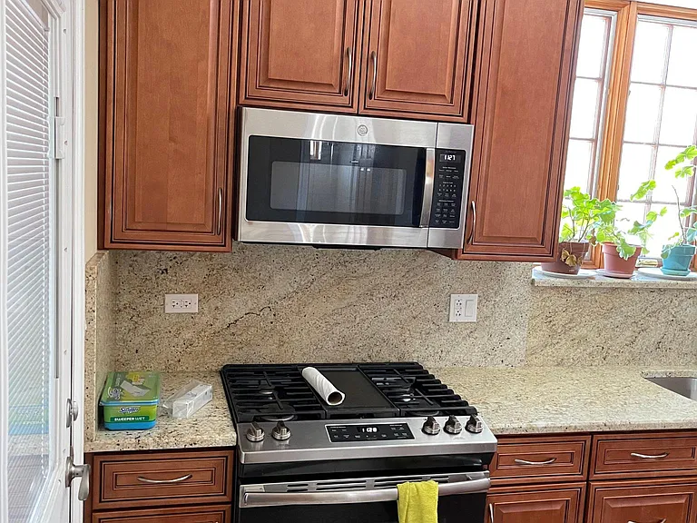 2151 W Granville Ave #1 — Photo 10