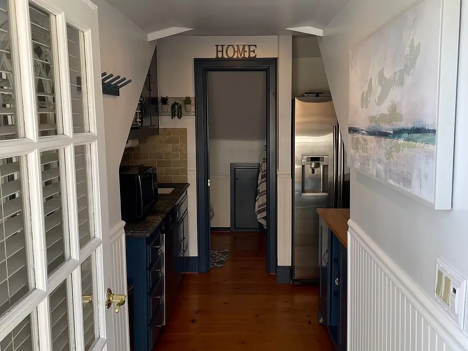 Private Entrance