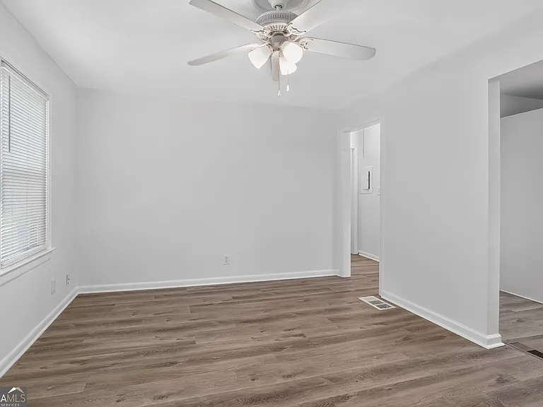 862 Slaton St — Photo 12
