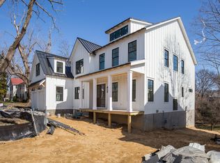 2611 N Marcey Rd, Arlington, VA 22207