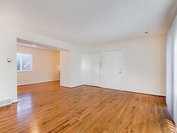 3rd image of 4006 Oak St APT 4