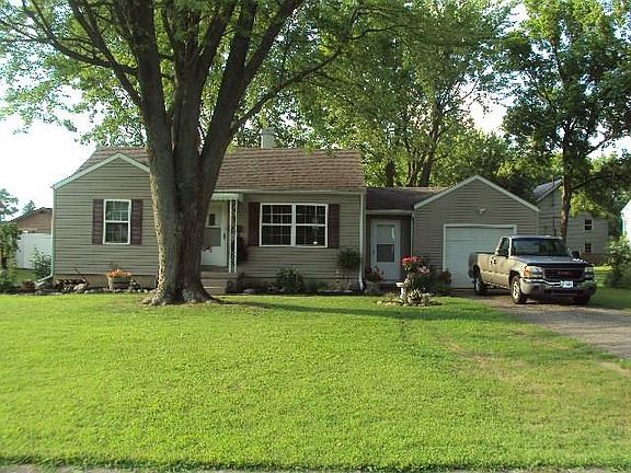 2nd image of 7 Park Dr