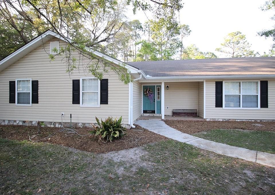 1st image of 2824 Clayton Dr
