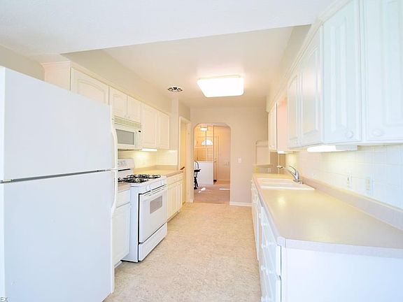 5th image of 5993 Westminster Dr
