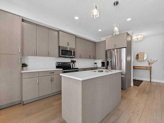 5th image of 1920 25a St SW #2