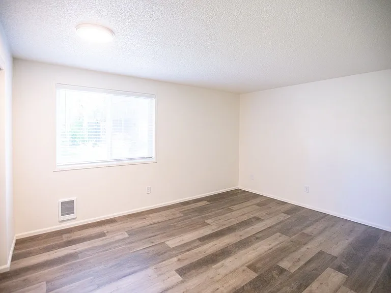 Barclay Square Where Convenience Meets Community Up to 1-Month Free! — Photo 12