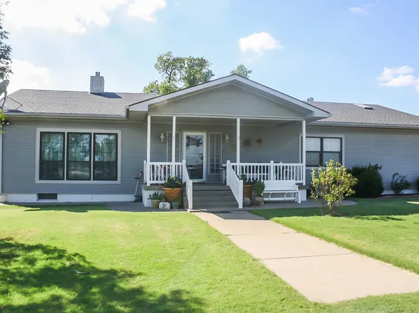 10172 SW 50th St, Pratt, KS 67124