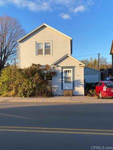 346 W Division St, Ishpeming, MI, 49849