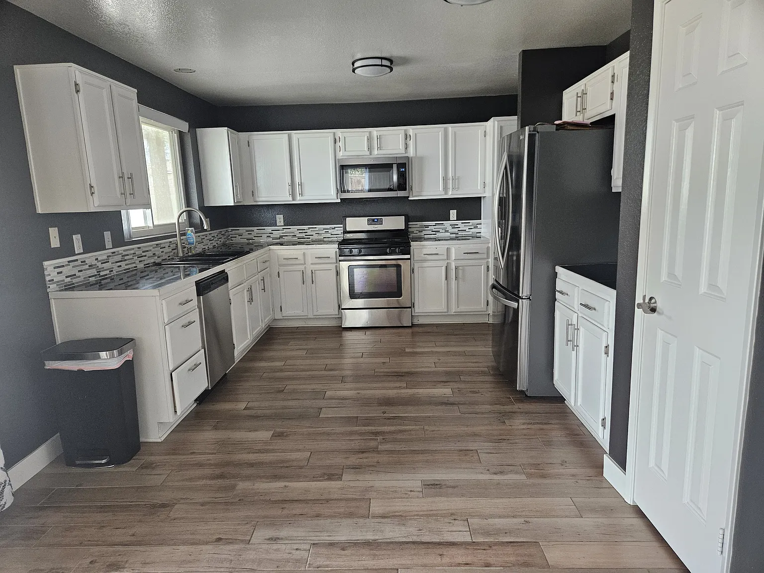 3011 Christina St — Photo 4