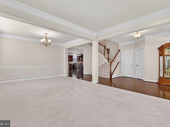 5th image of 15133 Barnes Edge Ct