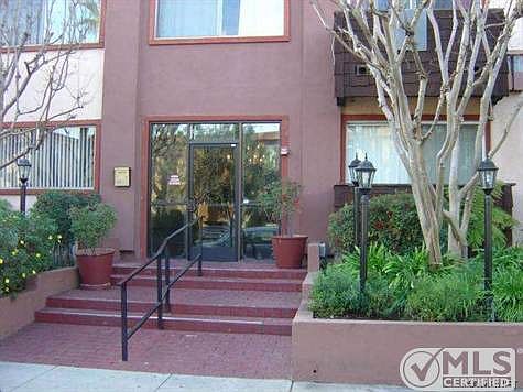 2nd image of 5349 Newcastle Ave APT 31