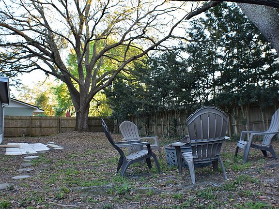 5th image of 369 Kingsley Dr