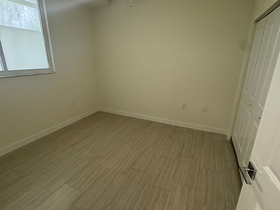 3rd image of 444 NE 39th St #205