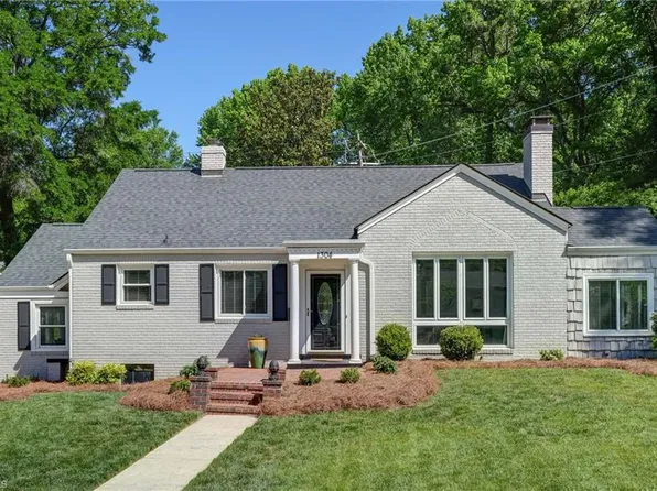 1304 W Cornwallis Dr, Greensboro, NC 27408