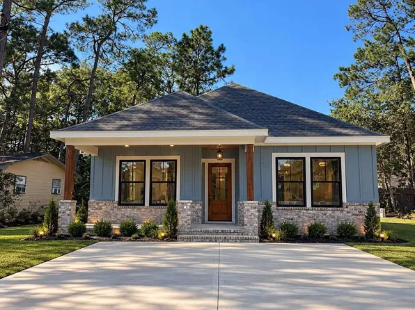 1913 Barracuda Dr, Gautier, MS 39553
