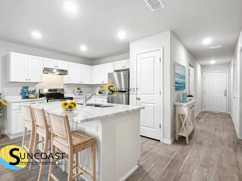2 Rosalie Pl #B