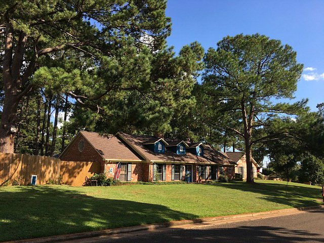1st image of 2204 Melissa Dr